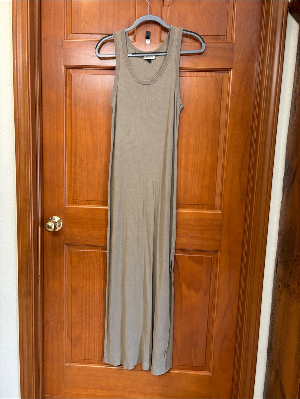 Classic Sleeveless Maxi Dress in olive